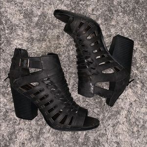 Maurice’s ZIP up booties